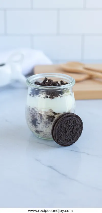 Cookies and Cream Overnight Oats